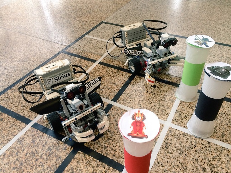 Two robots fighting at EclipseCon Europe 2016 in Ludwigsburg